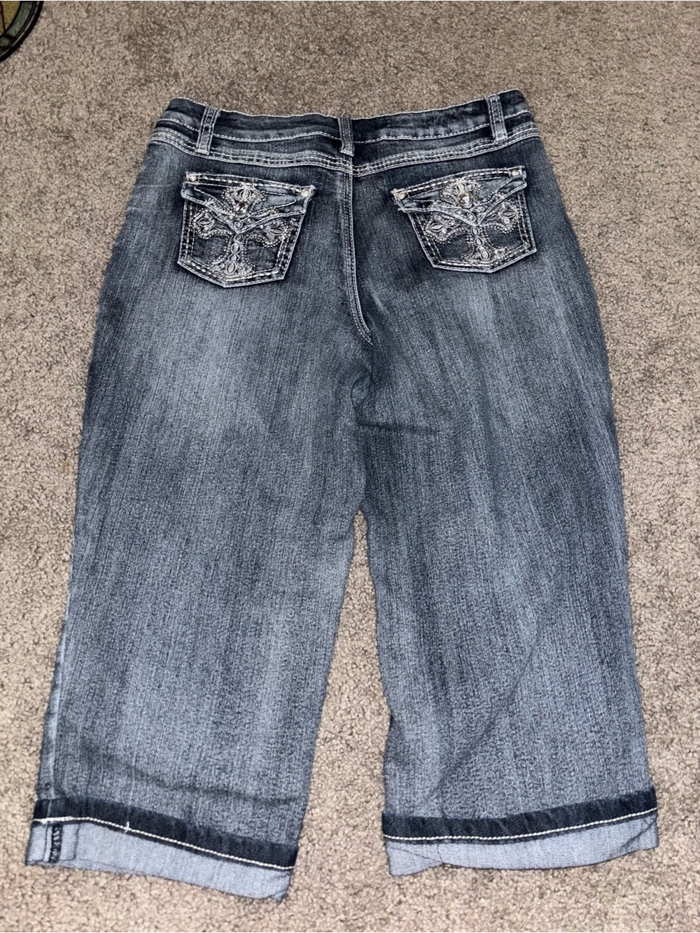 Cato Y2K Vintage Embroidered Back Pocket Cropped Capris Jeans - Blue